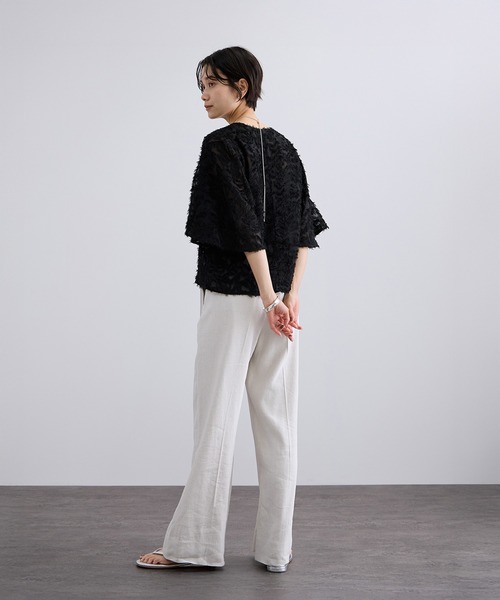 SALON adam et rope'(サロン アダム エ ロペ)の「【WEB限定】フラワーカットジャガードブラウス(シャツ/ブラウス・レディース・ブラック/グレー/ホワイト・FREE)」の9枚目の写真