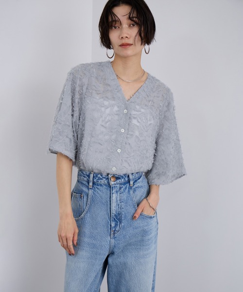 SALON adam et rope'(サロン アダム エ ロペ)の「【WEB限定】フラワーカットジャガードブラウス(シャツ/ブラウス・レディース・ブラック/グレー/ホワイト・FREE)」の13枚目の写真