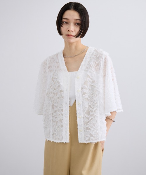 SALON adam et rope'(サロン アダム エ ロペ)の「【WEB限定】フラワーカットジャガードブラウス(シャツ/ブラウス・レディース・ブラック/グレー/ホワイト・FREE)」の17枚目の写真