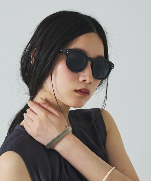 abahouse mavie(アバハウスマヴィ)の「【UVカットレンズ】ウェリントンサングラス(サングラス・レディース・ブラウン系その他/ブラック系その他2/ブラック/ブラック系その他・フリー)」の2枚目の写真