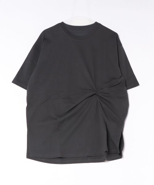 LB/S (エルビーエス)の「【C-FORTPOINT/フォートポイント】【1枚でサマになるTシャツ 着痩せ効果も◎】フロントねじりデザイン ビッグシルエットTシャツ 綿100% 体型カバー 立体デザイン きれいめ 大人カジュアル(Tシャツ/カットソー・レディース・チャコールグレー/ブラック/アイボリー・FREE)」の2枚目の写真