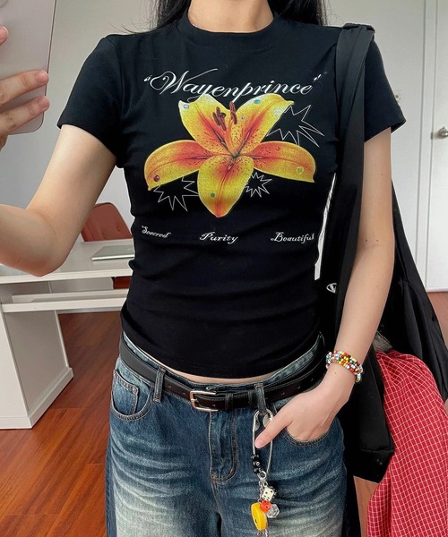 SHEENA(シーナ)の「リリーフラワープリントフィットTシャツ(Tシャツ/カットソー・レディース・ホワイト/ブラック・M)」の11枚目の写真