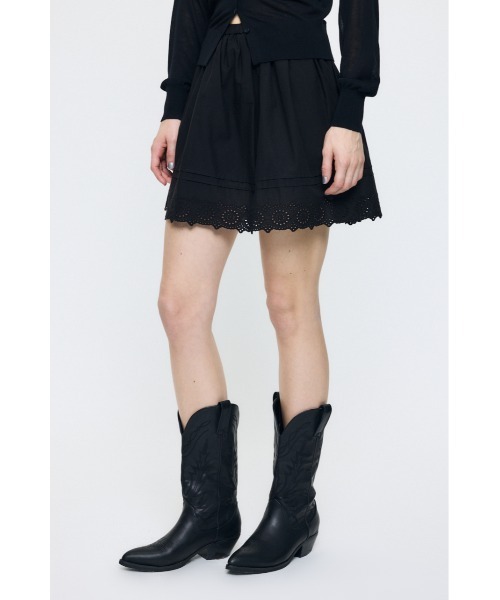 MOUSSY(マウジー)の「EYELET HEM FLARE ミニスカート(スカート・レディース・ブラック/ホワイト・2/1)」の20枚目の写真