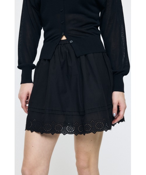 MOUSSY(マウジー)の「EYELET HEM FLARE ミニスカート(スカート・レディース・ブラック/ホワイト・2/1)」の19枚目の写真