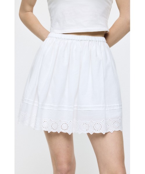 MOUSSY(マウジー)の「EYELET HEM FLARE ミニスカート(スカート・レディース・ブラック/ホワイト・2/1)」の16枚目の写真