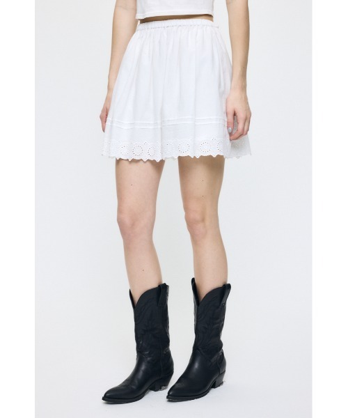 MOUSSY(マウジー)の「EYELET HEM FLARE ミニスカート(スカート・レディース・ブラック/ホワイト・2/1)」の11枚目の写真