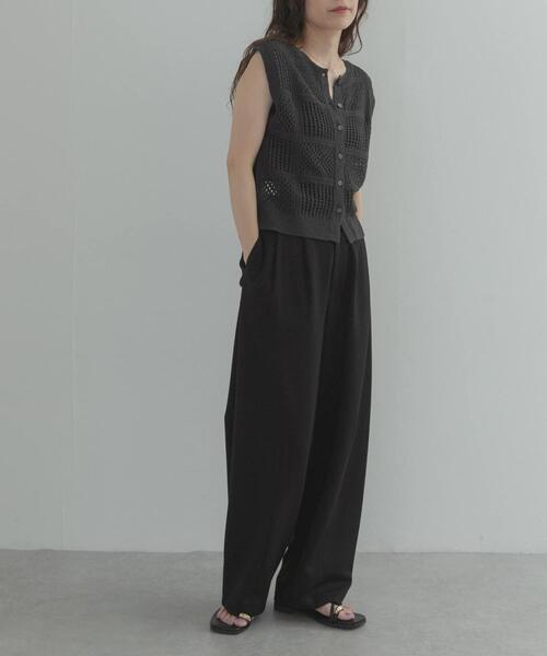 URBAN RESEARCH DOORS(アーバンリサーチドアーズ)の「『WEB限定』2WAYクロシェノースリーブニット(ニット/セーター・レディース・グリーン系その他/チャコールグレー/オフホワイト・FREE)」の14枚目の写真