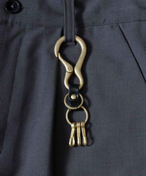 ANPAS(アンパス)の「Made in Japan Daruma Carabiner Key Holder / 日本製 ダルマカラビナキーホルダー 国産 レザー 合金 メンズ レディース ユニセックス(キーケース/キーアクセサリー・メンズ・ダークブラウン/ブラウン/レッド/グリーン/ネイビー/ブラック・FREE)」の2枚目の写真