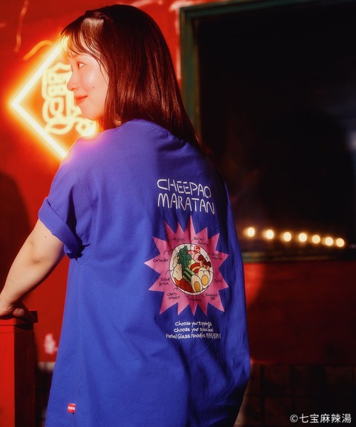 LEPSIM(レプシィム)の「【七宝麻辣湯】イラストTシャツSS 739794(Tシャツ/カットソー・レディース・オフホワイト/ブルー・FREE)」の1枚目の写真