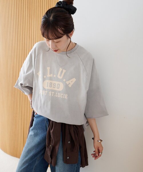 DISCOAT(ディスコート)の「【Enlude】ラグランフロッキーロゴプリントTシャツ《ユニセックス》(Tシャツ/カットソー・メンズ・グレイッシュベージュ/チャコールグレー/グリーン・FREE)」の2枚目の写真