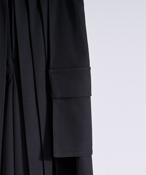 Ellno Loset（エルノロゼット）の「フラシポケットプリーツハカマパンツ（スラックス・メンズ・ブラック・X-SMALL/SMALL/MEDIUM/LARGE）」の2枚目の写真