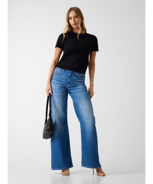 Guess(ゲス)の「BASIC Triangle Tee Tシャツ 半袖 ロゴTシャツ(Tシャツ/カットソー・レディース・ホワイト/ブラック・SMALL/LARGE/X-SMALL/MEDIUM)」の8枚目の写真