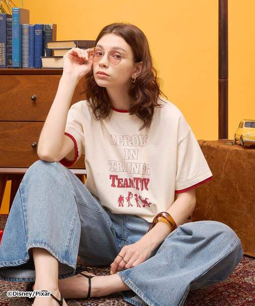 AMERICAN HOLIC(アメリカンホリック)の「【TOY STORY】リメイク風グラフィックTシャツ(Tシャツ/カットソー・レディース・アイボリー/チャコールグレー・FREE)」の3枚目の写真