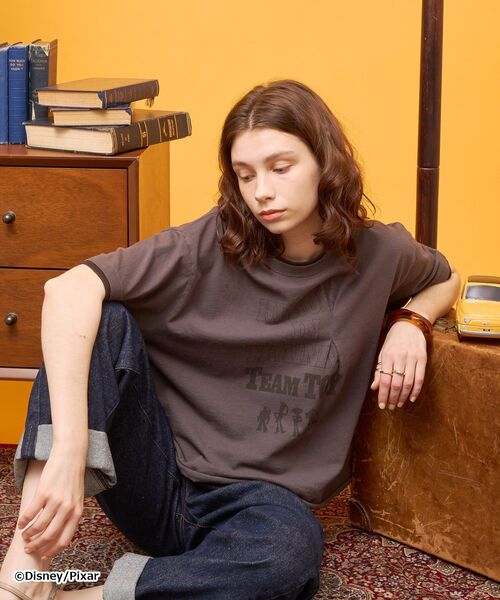 AMERICAN HOLIC(アメリカンホリック)の「【TOY STORY】リメイク風グラフィックTシャツ(Tシャツ/カットソー・レディース・アイボリー/チャコールグレー・FREE)」の21枚目の写真
