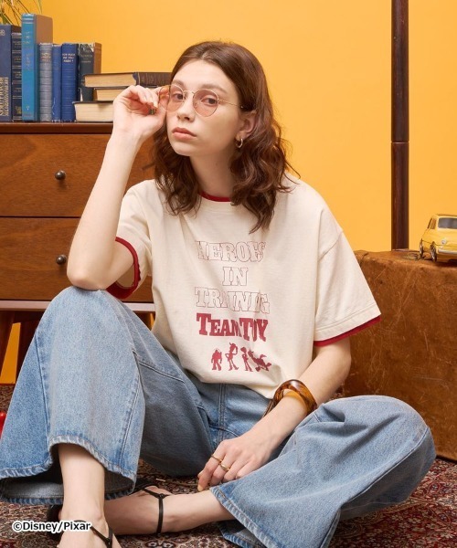 AMERICAN HOLIC(アメリカンホリック)の「【TOY STORY】リメイク風グラフィックTシャツ(Tシャツ/カットソー・レディース・アイボリー/チャコールグレー・FREE)」の2枚目の写真