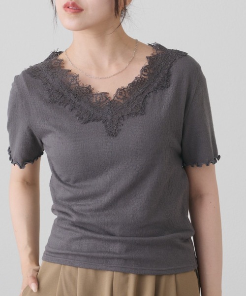COLONY 2139(コロニートゥーワンスリーナイン)の「レーストリミングメロウ半袖Tシャツ(Tシャツ/カットソー・レディース・アイボリー/チャコールグレー/ブラック/オフホワイト・FREE)」の2枚目の写真