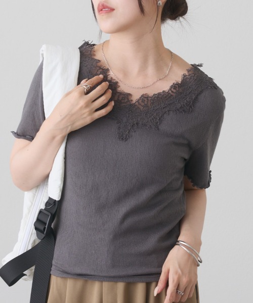 COLONY 2139(コロニートゥーワンスリーナイン)の「レーストリミングメロウ半袖Tシャツ(Tシャツ/カットソー・レディース・アイボリー/チャコールグレー/ブラック/オフホワイト・FREE)」の18枚目の写真