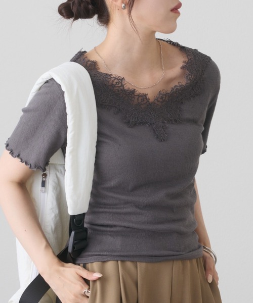 COLONY 2139(コロニートゥーワンスリーナイン)の「レーストリミングメロウ半袖Tシャツ(Tシャツ/カットソー・レディース・アイボリー/チャコールグレー/ブラック/オフホワイト・FREE)」の20枚目の写真