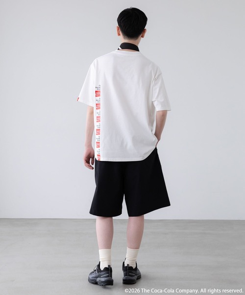LOWRYS FARM(ローリーズファーム)の「【LFM(U)】Coca-Cola/LOGO TEE 878209(Tシャツ/カットソー・メンズ・ホワイト/ブラック/ホワイト系その他・MEDIUM/LARGE)」の6枚目の写真