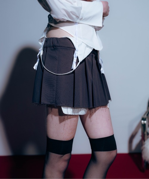 Carmelo(カーメロ)の「2way Damaged Pleat Mini Skirt / マイクロミニレイヤードプリーツスカート(スカート・レディース・ブラック/チャコールグレー・FREE)」の4枚目の写真