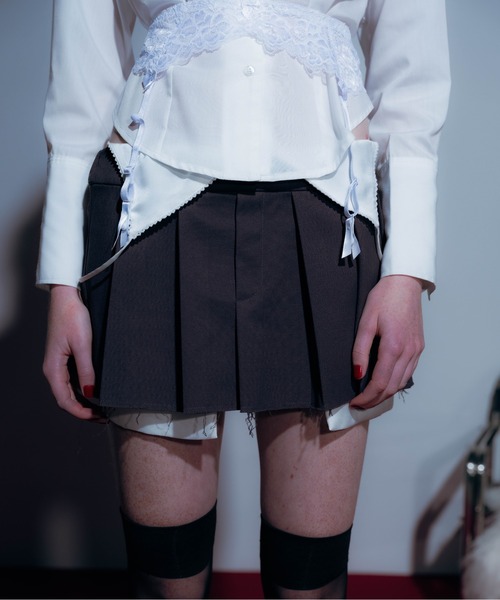 Carmelo(カーメロ)の「2way Damaged Pleat Mini Skirt / マイクロミニレイヤードプリーツスカート(スカート・レディース・ブラック/チャコールグレー・FREE)」の19枚目の写真