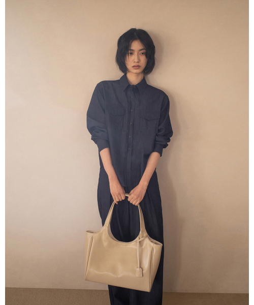 Yuje(ユジェ)の「LIBER BAG_middle (3color)(ショルダーバッグ・レディース・ブラウン系その他/ブラック/ライトベージュ・FREE)」の6枚目の写真