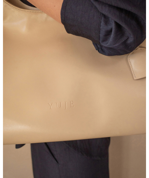 Yuje(ユジェ)の「LIBER BAG_middle (3color)(ショルダーバッグ・レディース・ブラウン系その他/ブラック/ライトベージュ・FREE)」の10枚目の写真