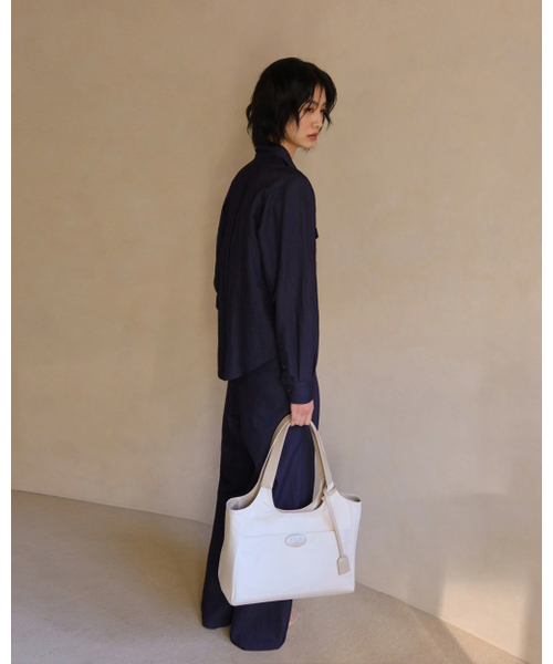 Yuje(ユジェ)の「LIBER BAG_middle (3color)(ショルダーバッグ・レディース・ブラウン系その他/ブラック/ライトベージュ・FREE)」の13枚目の写真