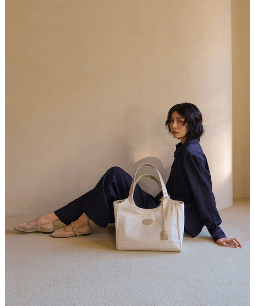 Yuje(ユジェ)の「LIBER BAG_middle (3color)(ショルダーバッグ・レディース・ブラウン系その他/ブラック/ライトベージュ・FREE)」の15枚目の写真