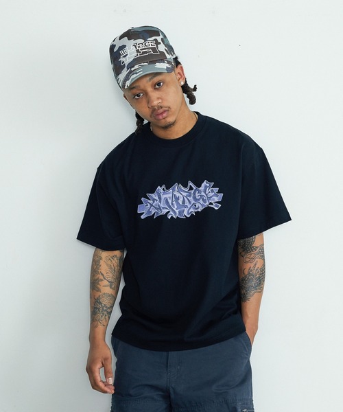 XLARGE(エクストララージ)の「BLACK BOOK S/S TEE(Tシャツ/カットソー・メンズ・ホワイト/ブラック/パープル・XL/L/M/S)」の1枚目の写真