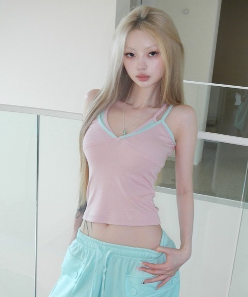 THEAIRTOWN(ジエアタウン)の「annietwo sleev(キャミソール・レディース・ミント/ブラック/ブラウン・FREE)」の1枚目の写真