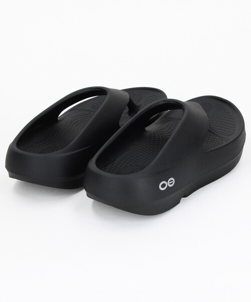 OOFOS(ウーフォス)の「OOFOS/ウーフォス OOriginal Plus/ウーオリジナル プラス(サンダル・レディース・ベージュ/ブラック・6/7/8)」の6枚目の写真