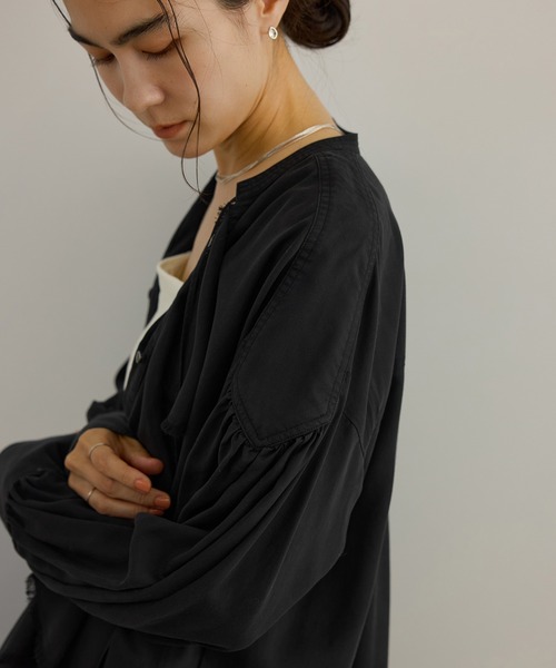 SALON adam et rope'(サロン アダム エ ロペ)の「ラッフルフリルブラウス(シャツ/ブラウス・レディース・ブラック/オフホワイト・FREE)」の18枚目の写真