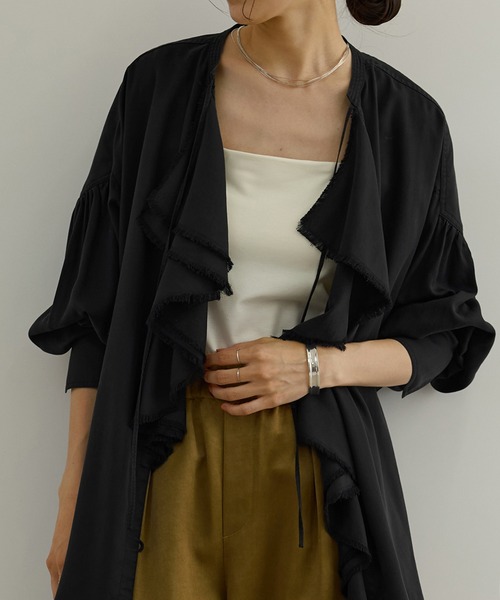 SALON adam et rope'(サロン アダム エ ロペ)の「ラッフルフリルブラウス(シャツ/ブラウス・レディース・ブラック/オフホワイト・FREE)」の19枚目の写真