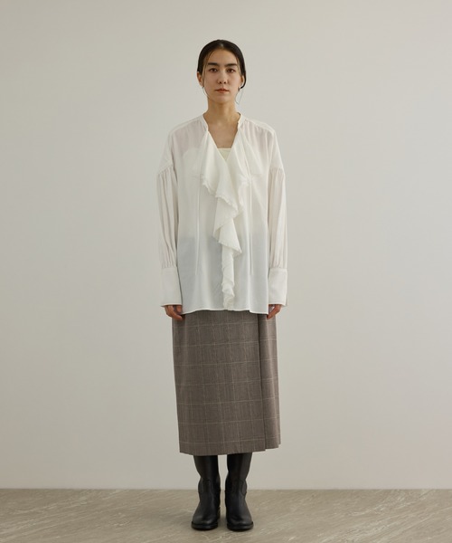 SALON adam et rope'(サロン アダム エ ロペ)の「ラッフルフリルブラウス(シャツ/ブラウス・レディース・ブラック/オフホワイト・FREE)」の20枚目の写真