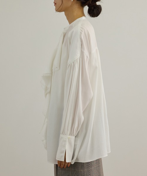 SALON adam et rope'(サロン アダム エ ロペ)の「ラッフルフリルブラウス(シャツ/ブラウス・レディース・ブラック/オフホワイト・FREE)」の12枚目の写真