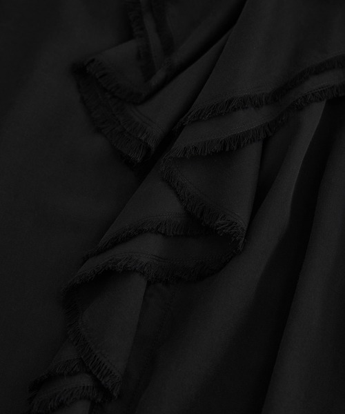 SALON adam et rope'(サロン アダム エ ロペ)の「ラッフルフリルブラウス(シャツ/ブラウス・レディース・ブラック/オフホワイト・FREE)」の9枚目の写真