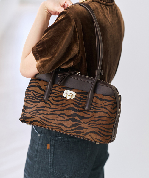 Spick & Span(スピックアンドスパン)の「《別注 / 》LE VERNIS / ル・ベルニ ボストンバッグ(ボストンバッグ・レディース・ブラウン/ブラック・FREE)」の2枚目の写真