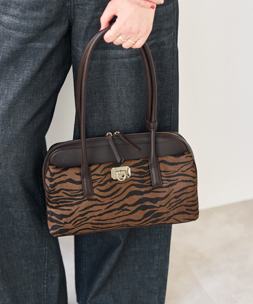 Spick & Span(スピックアンドスパン)の「《別注 / 》LE VERNIS / ル・ベルニ ボストンバッグ(ボストンバッグ・レディース・ブラウン/ブラック・FREE)」の6枚目の写真