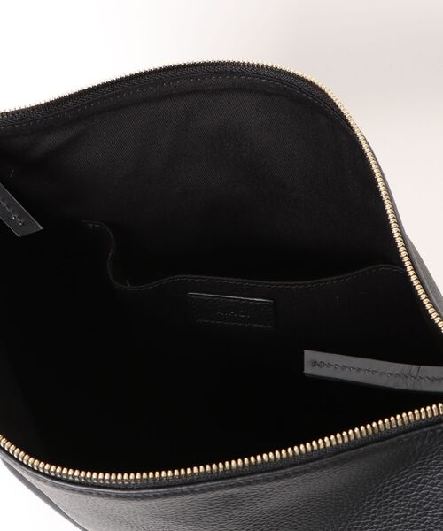 A.P.C.（アーペーセー）の「SAC VERA MAXI（ショルダーバッグ・レディース・ブラック・MEDIUM）」の4枚目の写真