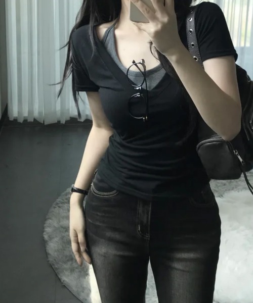Emilie(エミリー)の「ホルターネックドッキング スリムフィット 半袖Tシャツ(Tシャツ/カットソー・レディース・ブルー/グレー/ブラック/チャコールグレー・FREE)」の7枚目の写真