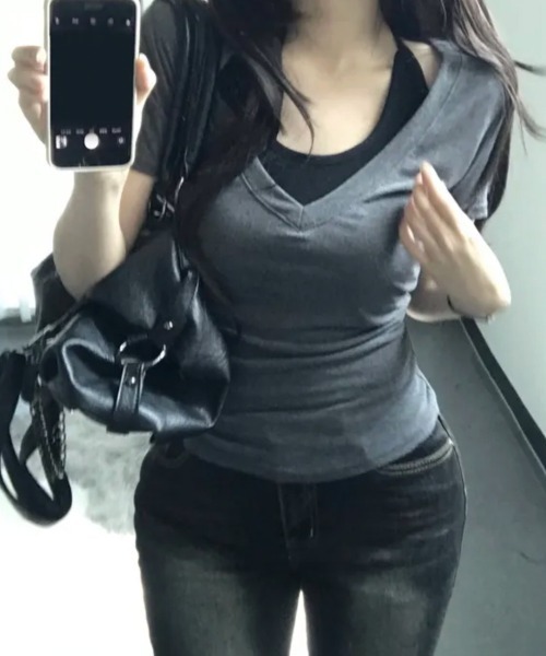 Emilie(エミリー)の「ホルターネックドッキング スリムフィット 半袖Tシャツ(Tシャツ/カットソー・レディース・ブルー/グレー/ブラック/チャコールグレー・FREE)」の13枚目の写真