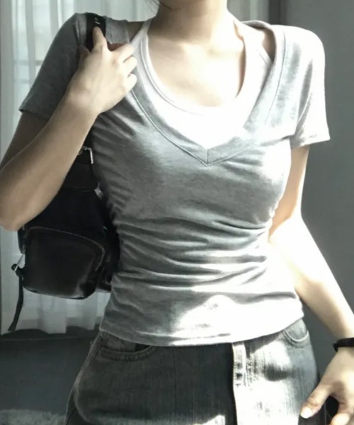 Emilie(エミリー)の「ホルターネックドッキング スリムフィット 半袖Tシャツ(Tシャツ/カットソー・レディース・ブルー/グレー/ブラック/チャコールグレー・FREE)」の16枚目の写真