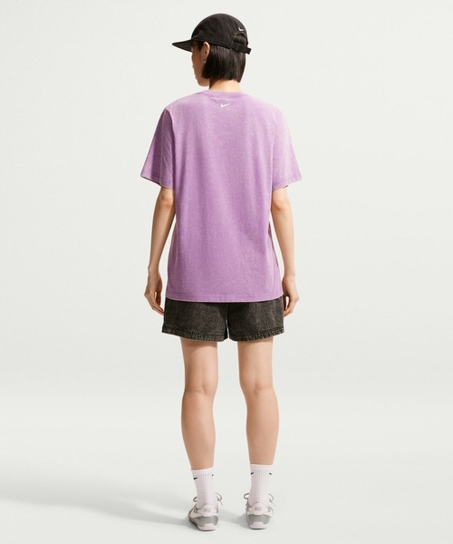 NIKE（ナイキ）の「NIKE ナイキ NSW レトロ フレア S/S Tシャツ（Tシャツ/カットソー・レディース・ダークグレー/パープル・M/L/XL/S）」の4枚目の写真