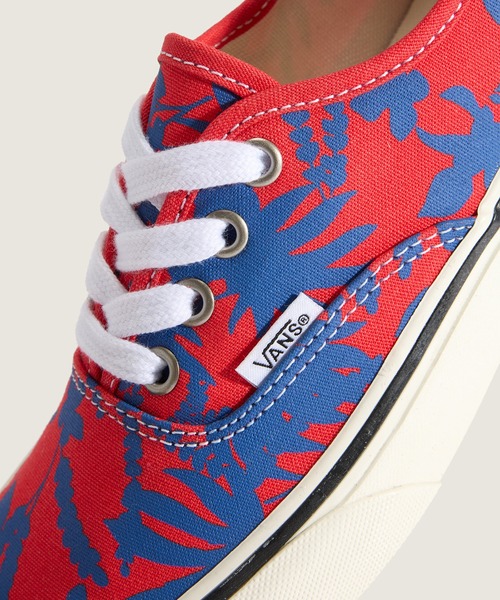 VANS(バンズ)の「オーセンティック / Authentic Archive MULTI VN000D6GBMC1(スニーカー・メンズ・レッド・5/11.5/12/8.5/9/9.5/10/10.5/11/5.5/6/6.5/7/7.5/8)」の5枚目の写真