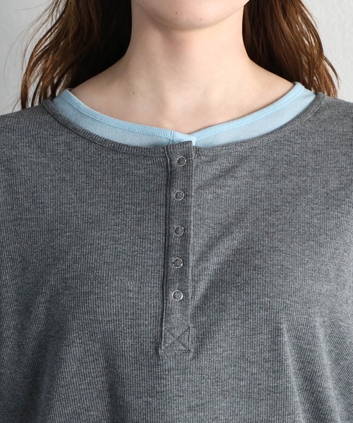 tiptop(ティップトップ)の「【ZOZO限定カラーあり】配色シアー×ヘンリーネックレイヤードロンT(Tシャツ/カットソー・レディース・ブラック/グレー系その他/オフホワイト/ブラウン/チャコールグレー・FREE)」の18枚目の写真