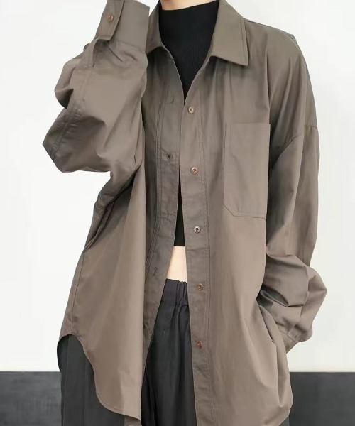 LUCPY(ラクピー)の「オーバーサイズルーズシャツ(シャツ/ブラウス・レディース・ブラウン・XX-LARGE/X-LARGE/LARGE/MEDIUM)」の4枚目の写真