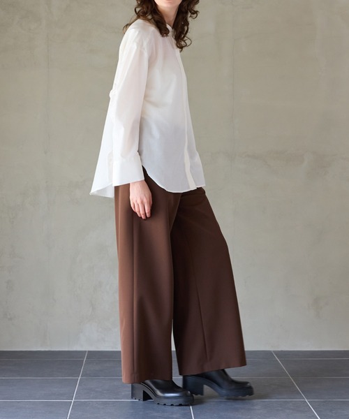 R-ISM(リズム)の「【洗える】シャーリングシャツ(シャツ/ブラウス・レディース・オフホワイト/ワインレッド/ネイビー・2/4)」の5枚目の写真