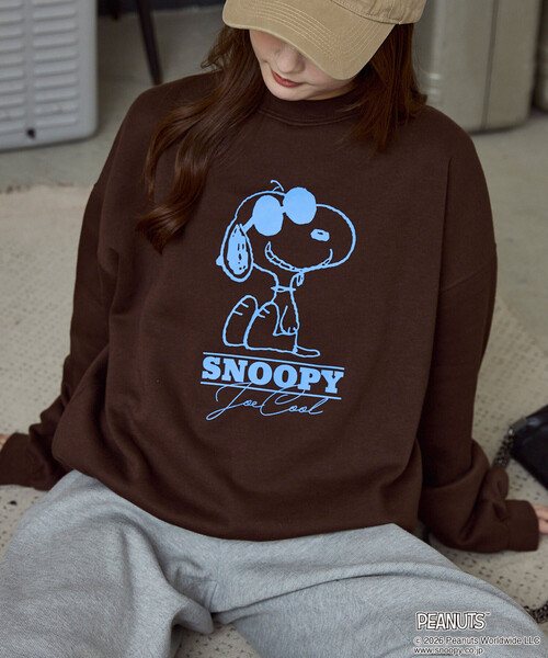 PUBLUX(パブリュクス)の「PUBLUX/パブリュクス PEANUTS/Snoopy/スヌーピー プリントスウェット 限定展開(スウェット・メンズ・ブラウン/サックスブルー/ライトグレー/チャコールグレー・LARGE/MEDIUM/SMALL)」の1枚目の写真