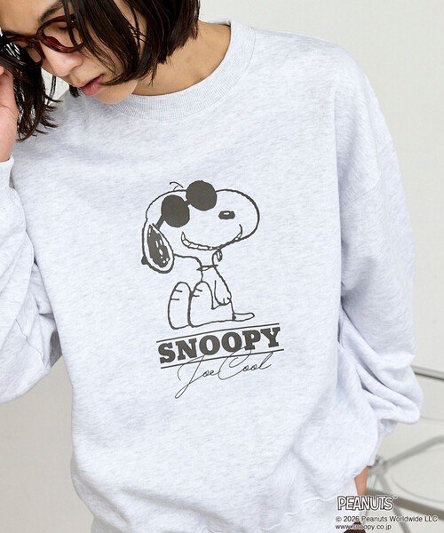 PUBLUX(パブリュクス)の「PUBLUX/パブリュクス PEANUTS/Snoopy/スヌーピー プリントスウェット 限定展開(スウェット・メンズ・ブラウン/サックスブルー/ライトグレー/チャコールグレー・LARGE/MEDIUM/SMALL)」の3枚目の写真